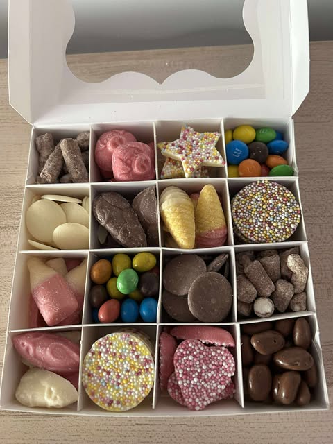 Chocolate Box - 16 Sections